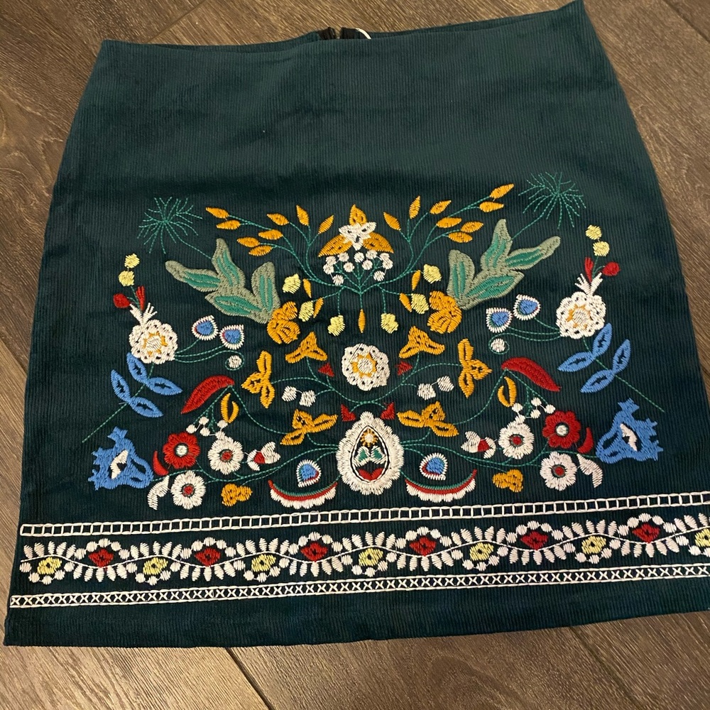 Embellished skirt